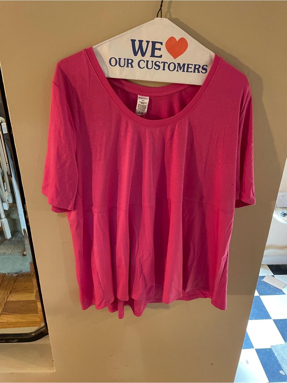 NWT west loop Women’s Relaxed Scoop Neck Top in hot pink